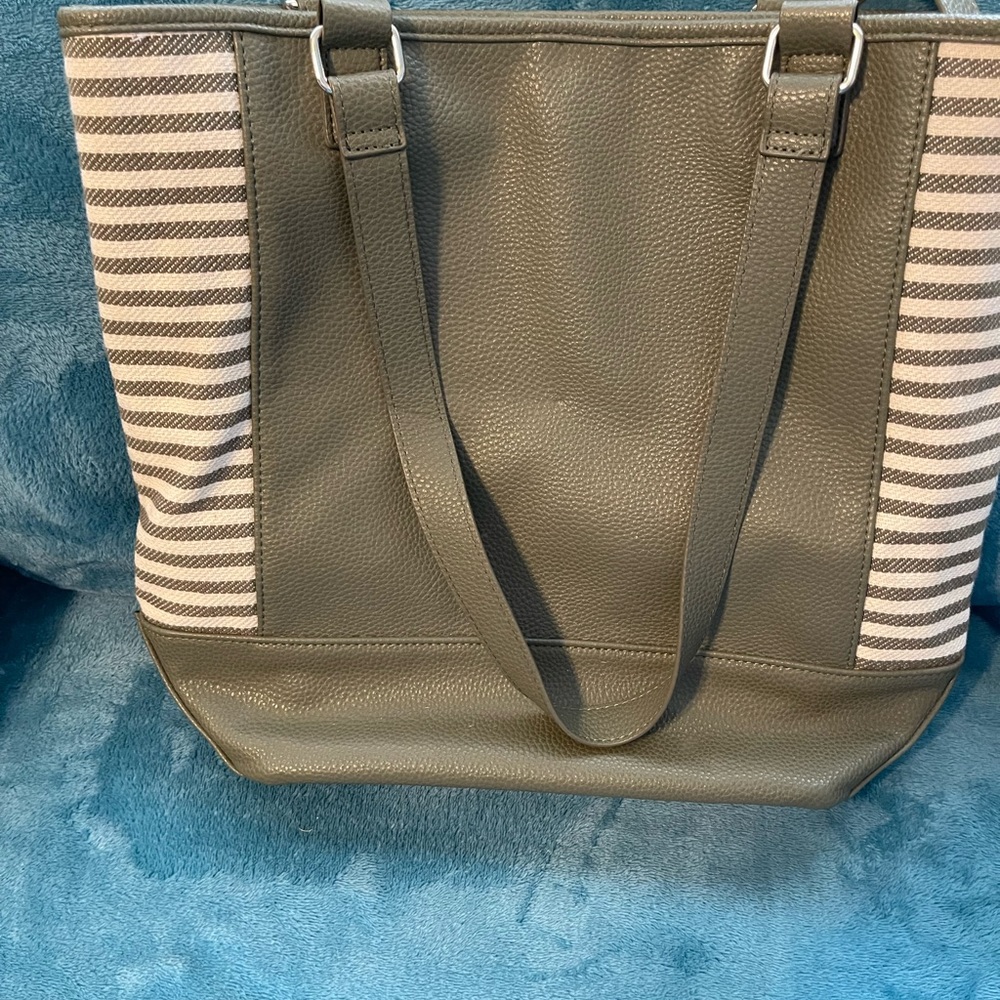 Thirty One Colorblock Tote - ooh la la olive pebble